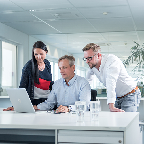 Mitarbeiter als Ansprechpartner – persönliche Kontaktmöglichkeit für Kundenanfragen und Anliegen